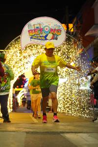 BIB: 50276
                            <button type="button" onclick="openModal(21831904)" class="btn btn-primary btn-sm float-right btn-popup" data-toggle="modal" data-target=".modal-high-quality">
                        <i class="fas fa-shopping-cart"></i> Add to Cart
                    </button>
                                            <button type="button" onclick="isThisMe(21831904, true)" class="btn btn-success btn-sm float-right btn-popup btn-isme hidden" data-toggle="tooltip" data-placement="bottom" title="นี่คือรูปของคุณใช่ไหม คลิกที่นี่เพื่อเอาเข้าอัลบั้ม">
                        <i class="fas fa-plus"></i> Add to album
                    </button>
                    <button type="button" onclick="isThisMe(21831904, false)" class="btn btn-warning btn-sm float-right btn-popup btn-isnotme hidden">
                        <i class="fas fa-ban"></i> Remove from album
                    </button>